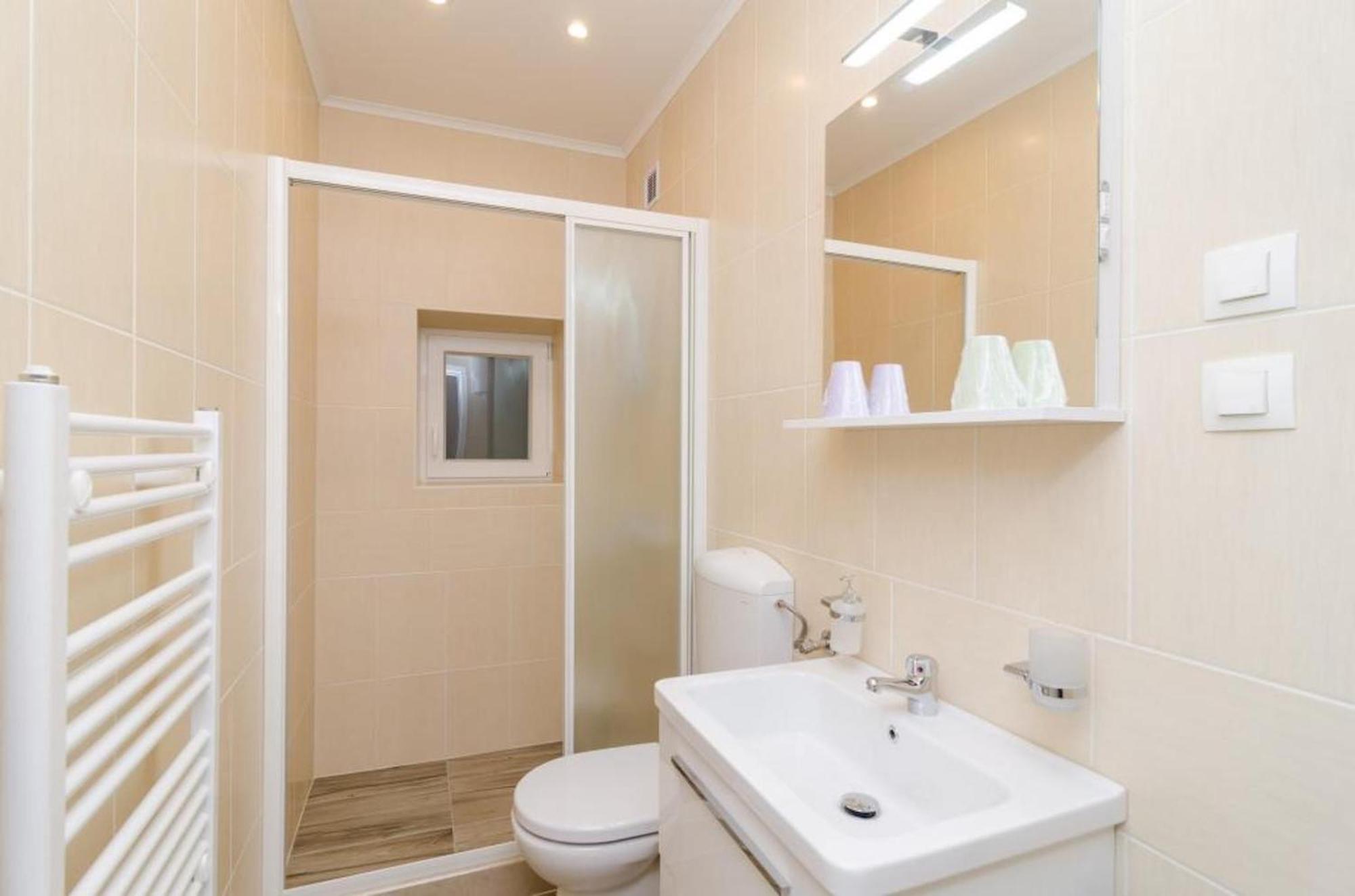 דוברובניק Apartments Lena & Lara מראה חיצוני תמונה