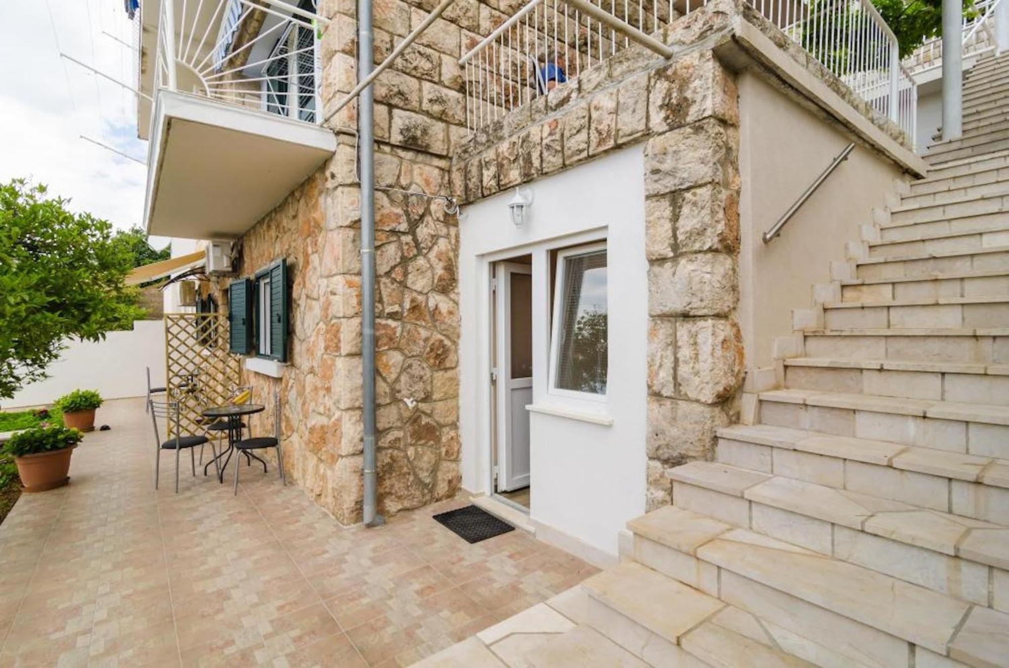 דוברובניק Apartments Lena & Lara מראה חיצוני תמונה