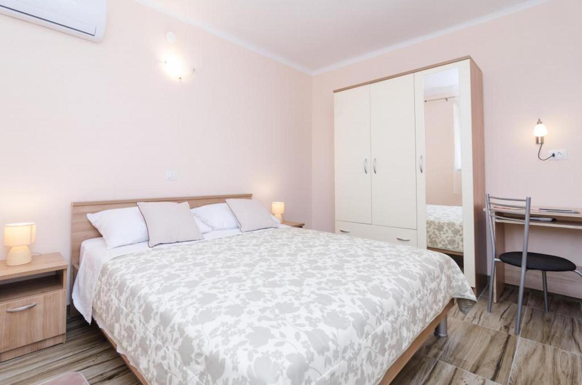 דוברובניק Apartments Lena & Lara מראה חיצוני תמונה